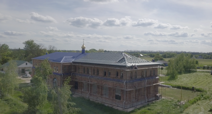 Реконструкция крыши монастыря: 653 м²